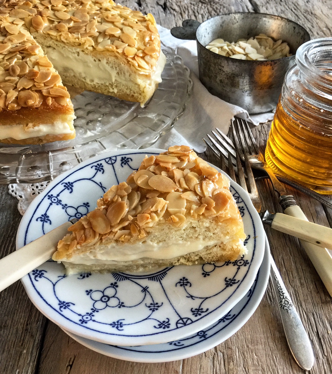 Bienenstich, aka Bee Sting Cake | The Lemon Apron