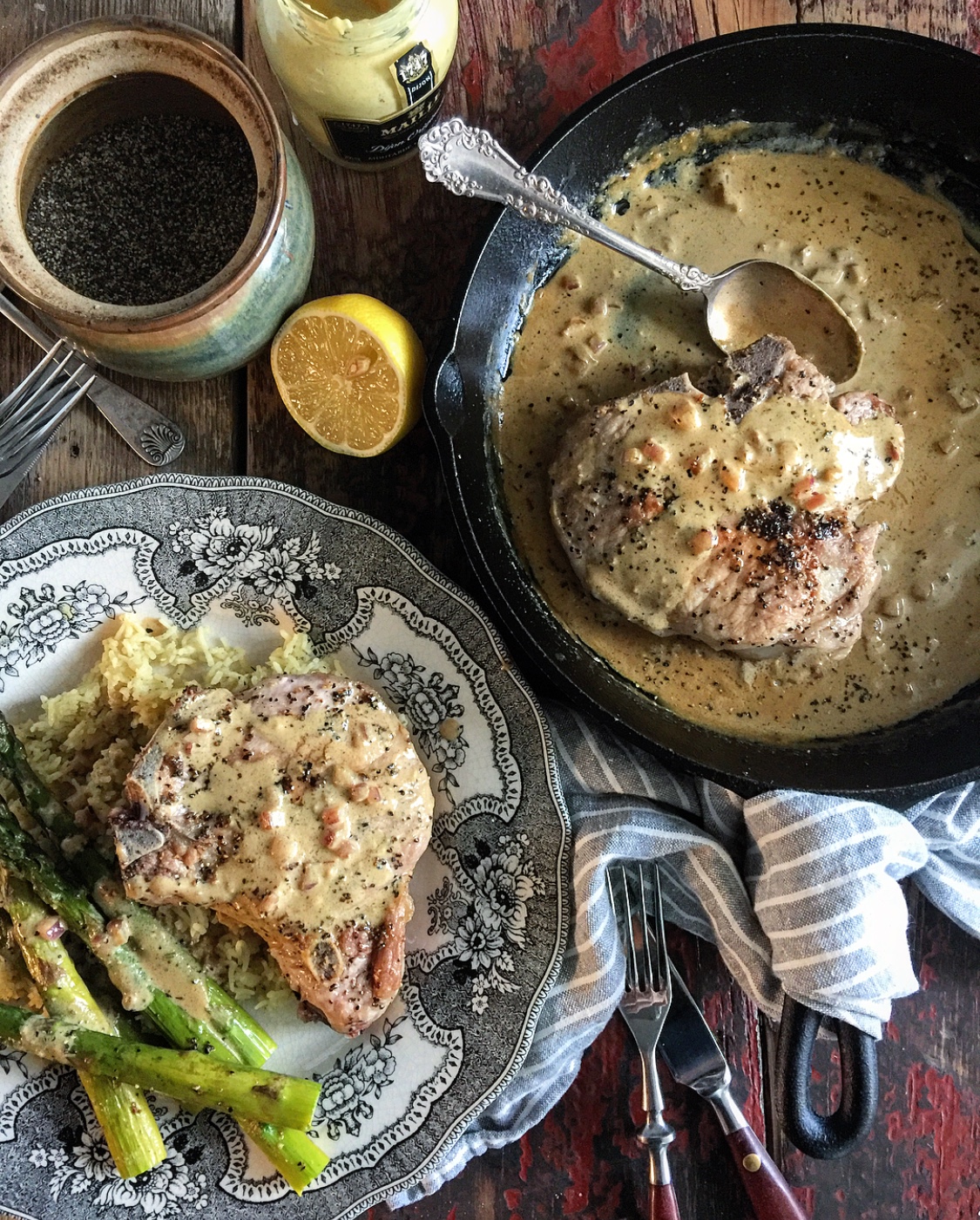 Juicy Pork Chops in Mustard Sauce, easy creamy healthy mustard sauce