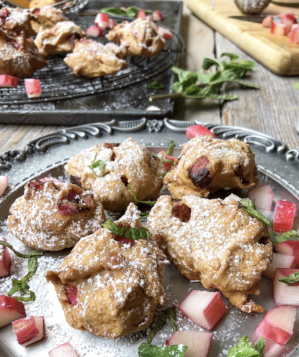 rhubarb cardamom fritters