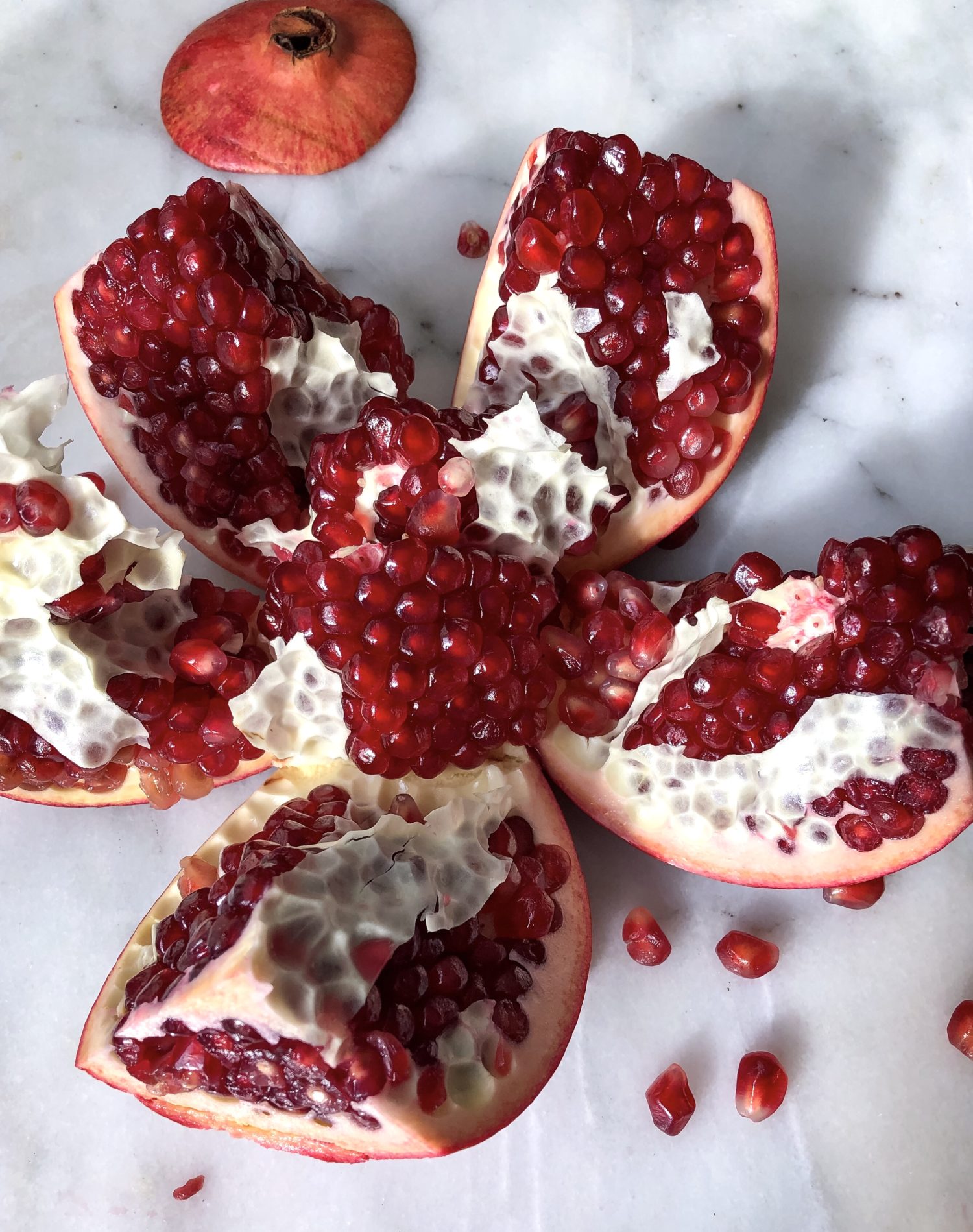 How to open a pomegranate