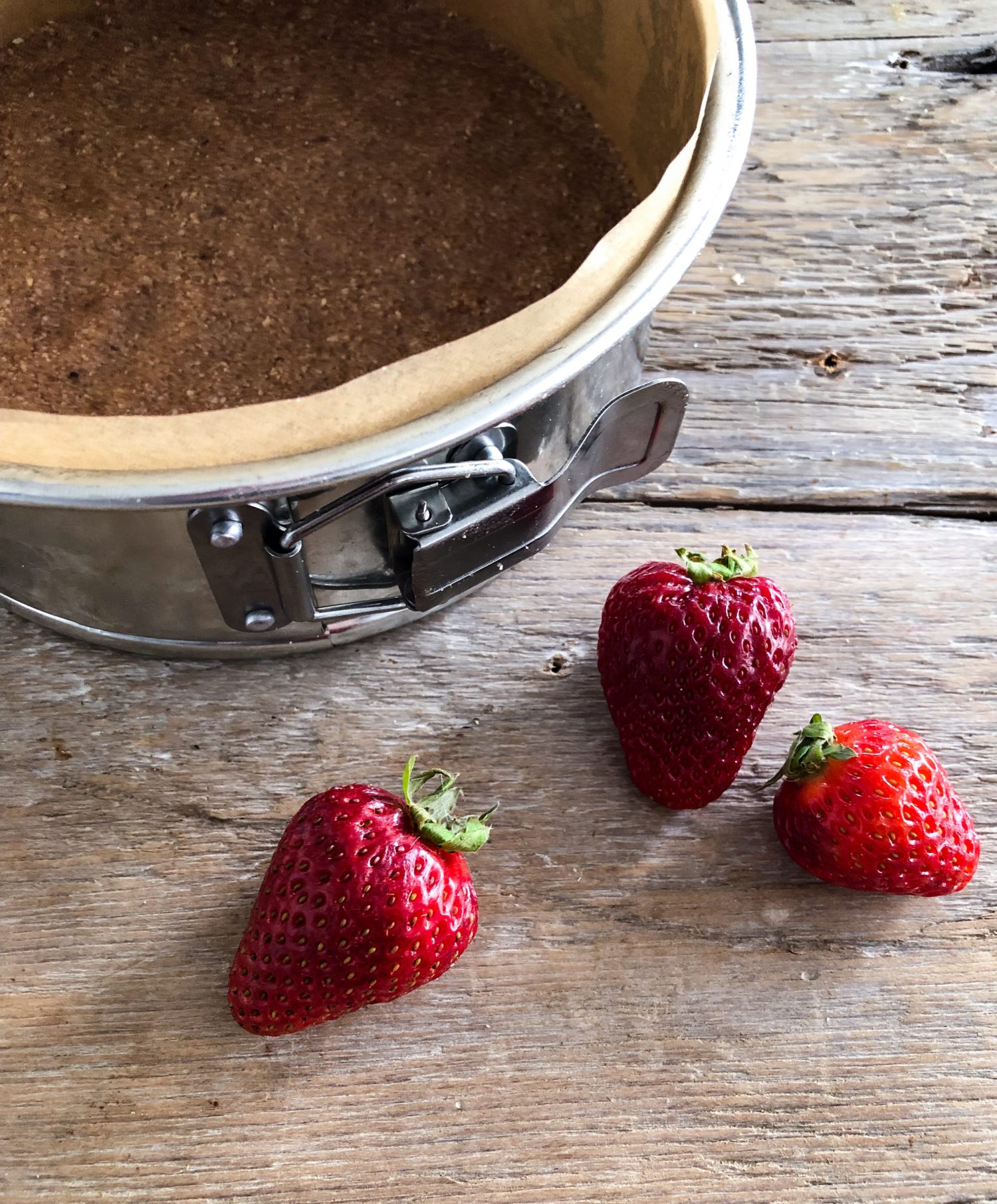 No Bake Strawberry Cheesecake gluten free ground almond or almond flour crust, no bake crust