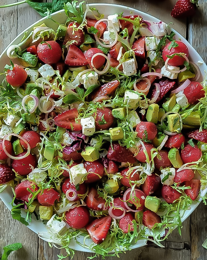 https://thelemonapron.com/wp-content/uploads/2022/06/melon-avo-strawberry-salad-3.jpg